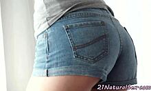 oh wow glam babe teases her sweet pussy so playfully