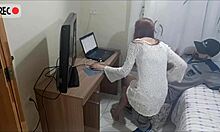 Safada Bare Ass Gets Fucked By Net Technician Cumshot