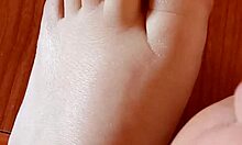 Greta's painted toenails make her homemade milf feet so fuckable