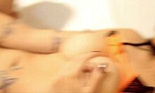 fudendo a bucetinha molhada com prazer caseiro