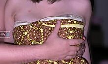 Neighbor sneaks over to creampie sexy aunt while her husband's away