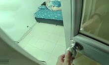 me pongo bien cachondo con mi jefa hasta creampie en su pussy apretada