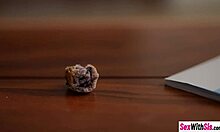 Petite Latina Angel Gostosa Swallows Big Cock