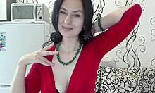 oh that delicate brunette milf dances so sexy her saggy tits swayin to hook ya