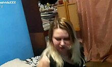 my neighbor teases chat guys to meet and fuck her 😘📱