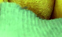 acostan casero coge a esta milf mexicana gorda con playera puesta la deja empapada de semen 😍💦