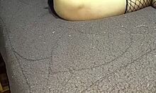 mira como me penetro el culo con ganas hasta correrme