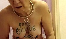 Slave licks toilet in dirty auto-session!