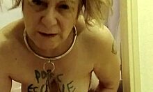 Slave licks toilet in dirty auto-session!