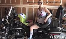 does seductive girlfriend master cock riding and oral perfectly?