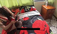 ¡Mamá te alivia el estrés escolar con su culo jugoso!