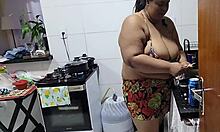 gordinha madrasta big tits sneaks from party for kitchen pussy pound by stepson