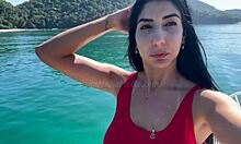 putaria na lancha com renatinha mello sentando pros cria no aniversário dela com gozo na boca e cu