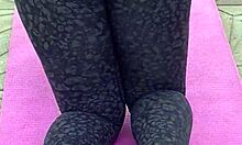 Ebony Milf Spreads Shaved Pussy Wide During Outdoor Morning Workout Voyeur