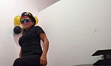 i'm bored at work so i plug my ass to stay aroused as office slut