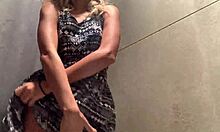 Larajuicy plugs horny ass for squirt fail