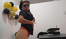 i'm bored at work so i plug my ass to stay aroused as office slut