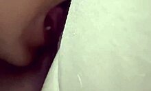 madura latina casalinga si piega per leccare coño succoso in palestra con gruppo swingers