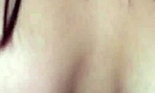 vamos a cogernos a esta jovencita latina en trio casero post clases con su coño apretado