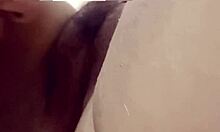 madura latina casalinga si piega per leccare coño succoso in palestra con gruppo swingers