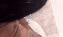 brazilian milf gives first anal to huge cock bota o braço