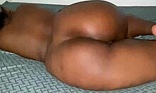 que haces si tu madrastra esta asi de cachonda esperandote