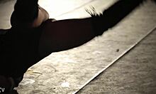 Hot 18+ teen twerks seductively before solo fuck tease unfolds