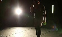 Hot 18+ teen twerks seductively before solo fuck tease unfolds