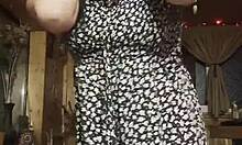 Curvy latina stepmom's big ass begs for a firm slap in homemade pov