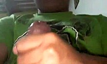 dude check this peruvian teen's hot cumshot 😍💦