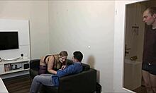 live fremdfick right in front of cuckold 😈🍆💦