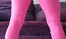 squats workout with me... damn these leggings hug my ass so tight!