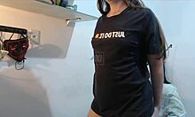 Blonde Big-Ass Cutie Dances Live Till Nude