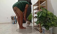 Curvy neighbor cleans curvy latina style