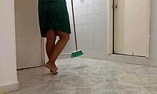 Curvy neighbor cleans curvy latina style