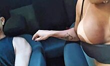 Milf Safada Gives Carona with Inchada Buceta, Big Clit Creampie in Public Car Fuck Interview!