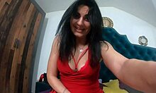 milfycalla demands fuck my hot brunette pussy now 😈💦