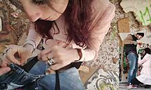 vuoi vedere questa italiana skinny scopata a pecorina in un posto abbandonato dal marito?