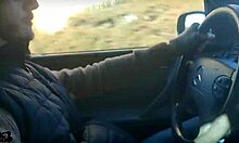 vuoi vedere questa italiana skinny scopata a pecorina in un posto abbandonato dal marito?