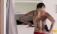 We're an emo lesbian couple kinking out saturday with strapon rides till we cum