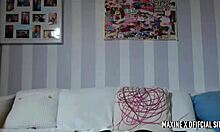 Maxine X vibes clit hard on fuck machine squirting wet