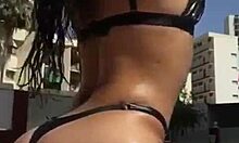 WATCH THIS ATHLETIC BODY FITNESS GIRL FLEX AND TEASE!