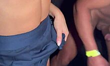 arrebentei a casadinha LATINA no swingers bar fodi na cabine corno filmou