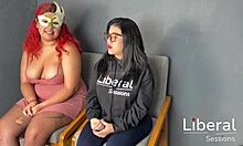 Esas grandes tetas rebotan con pasión mientras la follo duro sintiendo cada curva latina