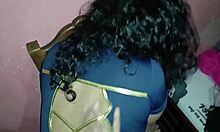 dime, esta atrevida azafata con enorme culo te pide que se lo cogas salvaje?