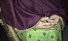 i love watching my chikni aunty's big boobs get amateur massage with hindi talking from netu and hubby