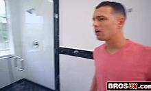 blonde bombshell roommate takes tub rumble deep