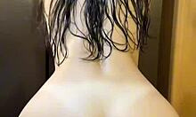 Fresh out the shower, this amateur college girl's big ass ready for doggystyle? 💦🍑