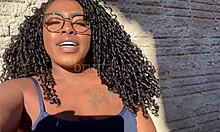 jovem negra gozando na joi enquanto esfrega buceta cremosa??