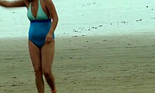 i shave my milf pussy for bikini beach flash to lure a guy